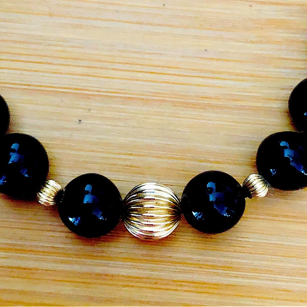 $185  Vintage 14K & Black Bead 30 Inch Estate Necklace - Picture 6 of 9